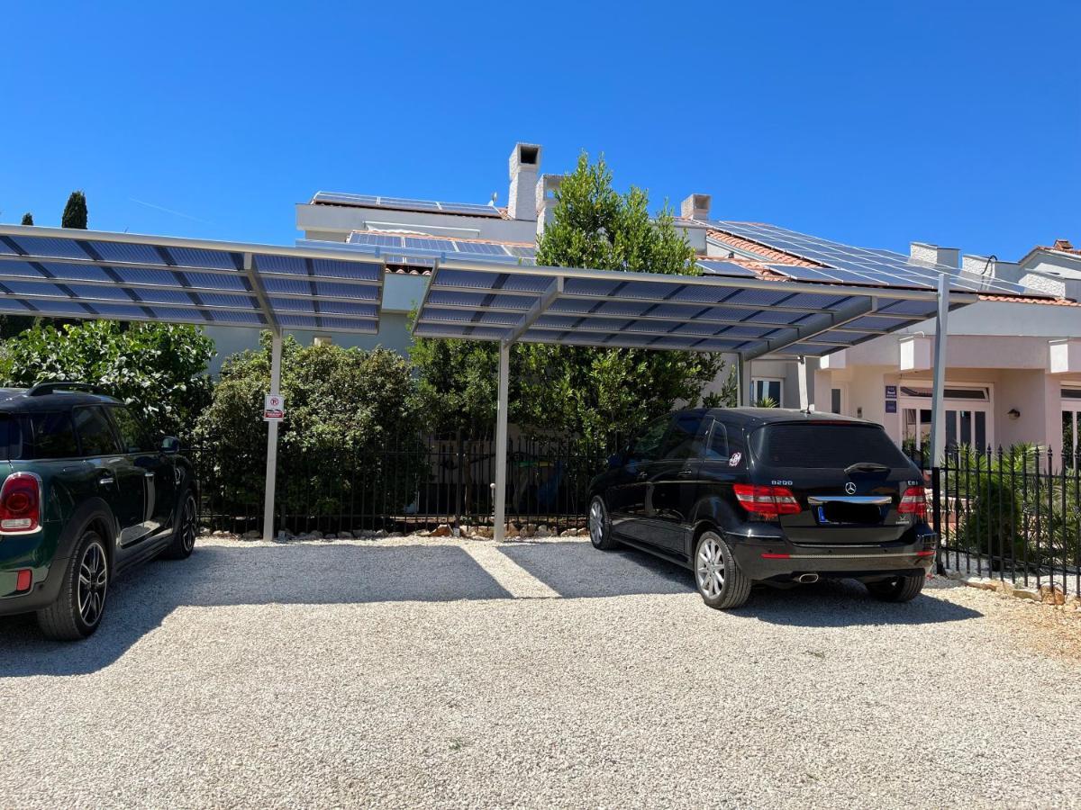 דירות Valbandon Grey Pearl With Free Ev Ch-Station מראה חיצוני תמונה